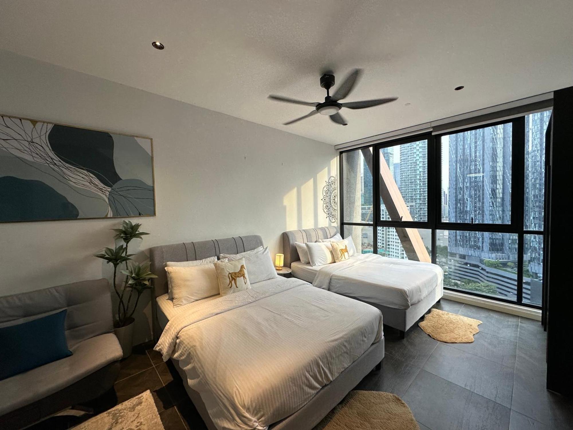 Scarletz Suites Klcc By Aura Kuala Lumpur Exterior photo